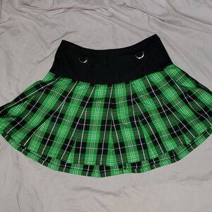 Hot Topic Green and Black Pleated Skirt